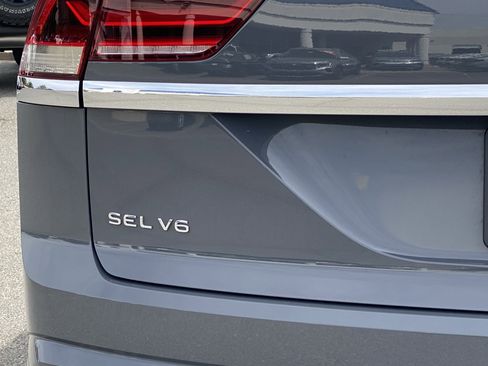 Used 2020 Volkswagen Atlas Cross Sport SEL Premium image 19