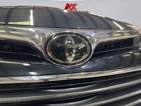 Used 2018 Toyota Avalon Limited image 47