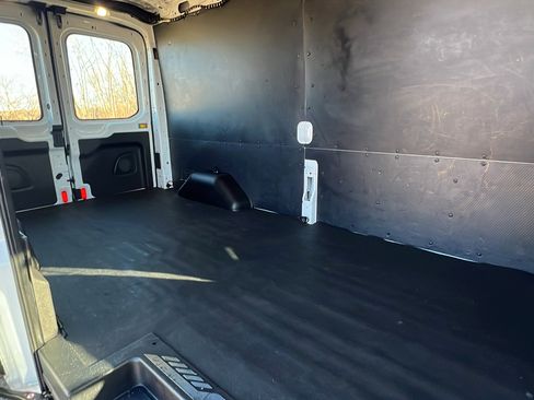 Used 2019 Ford Transit 250 148 Medium Roof RWD image 10