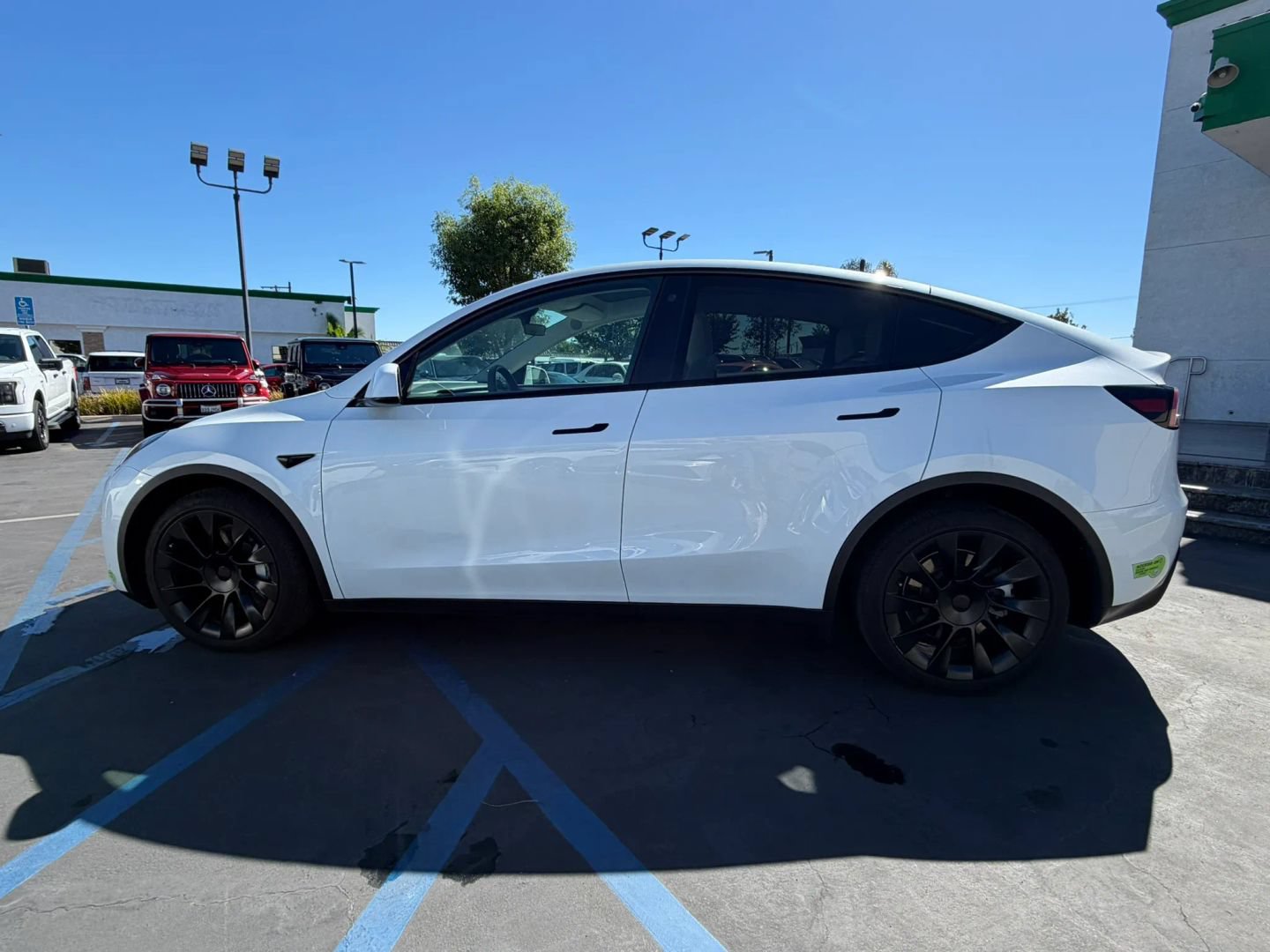 Used 2023 Tesla Model Y AWD image 9