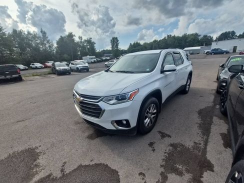 Used 2018 Chevrolet Traverse LT AWD/4WD image 1