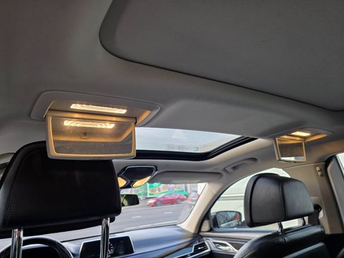 Used 2017 BMW 740e xDrive image 23