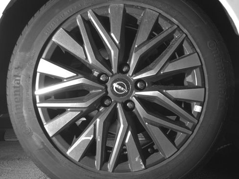 Used 2025 Nissan Altima 2.5 SV FWD image 15