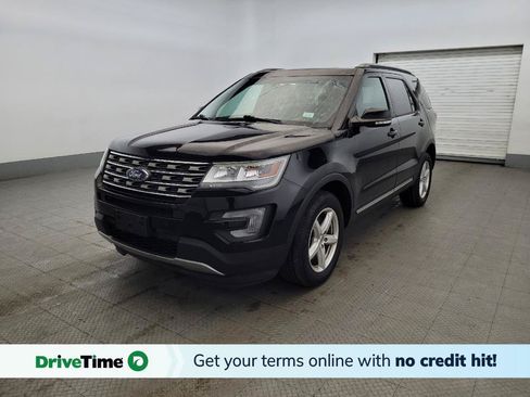 Used 2017 Ford Explorer XLT w/ Equipment Group 202A AWD/4WD image 1