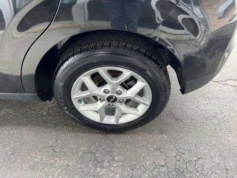 Used 2023 Kia Soul LX w/ LX Technology Package image 13