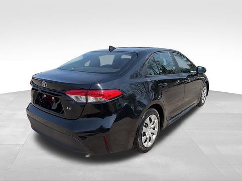 Used 2024 Toyota Corolla LE image 5