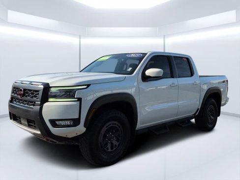 Used 2025 Nissan Frontier PRO-4X AWD/4WD image 7