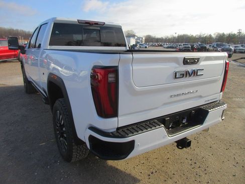 New 2026 GMC Sierra 2500 Denali Ultimate image 9