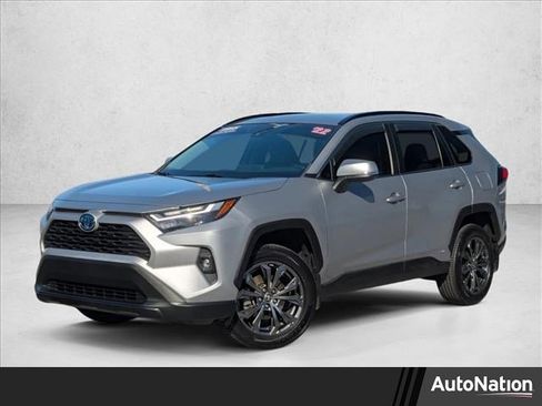 Used 2022 Toyota RAV4 XLE Premium image 1