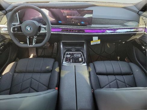 New 2026 BMW i7 xDrive60 AWD/4WD image 13