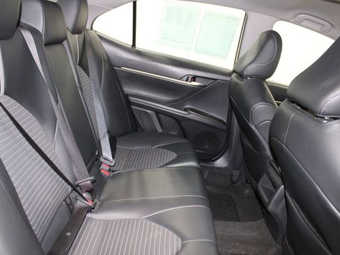 Used 2022 Toyota Camry SE image 28