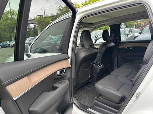 Used 2025 Volvo XC90 B5 Plus w/ Protection Package Premier AWD/4WD image 16