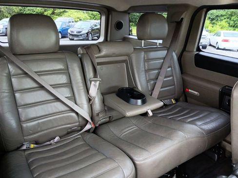 Used 2004 HUMMER H2 w/ Preferred Equipment Group AWD/4WD image 34