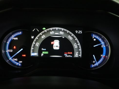 Used 2025 Toyota RAV4 LE AWD/4WD image 17