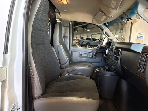 Used 2025 Chevrolet Express 2500 w/ Driver Convenience Package RWD image 16