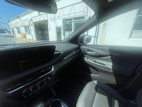 Used 2025 Buick Envista Sport Touring image 35