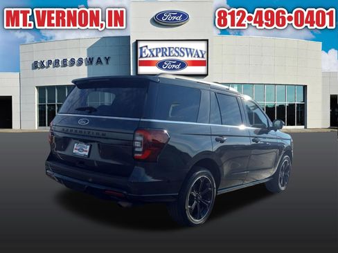 Used 2023 Ford Expedition Limited image 7