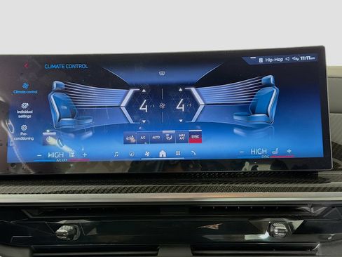 Used 2026 BMW X7 M60i w/ Executive Package AWD/4WD image 16