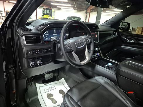 Certified 2024 GMC Yukon XL Denali AWD/4WD image 11
