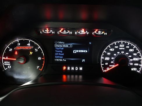 Used 2018 Ford F150 XLT w/ Equipment Group 302A Luxury AWD/4WD image 36