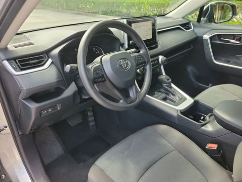 Used 2024 Toyota RAV4 XLE FWD image 15