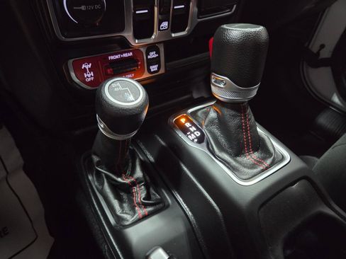 Used 2021 Jeep Gladiator Rubicon AWD/4WD image 30