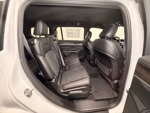 New 2026 Jeep Grand Cherokee L 4WD image 12