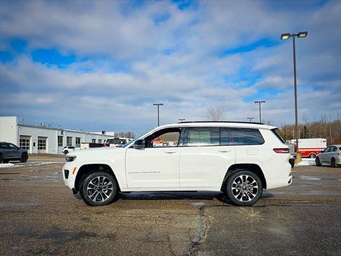 Certified 2024 Jeep Grand Cherokee L Overland w/ Advanced Protech Group III image 7