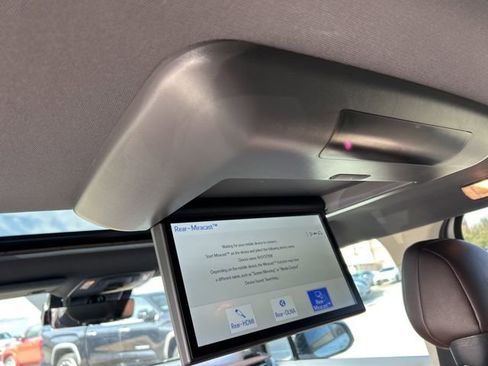 Used 2023 Toyota Sienna Platinum image 15