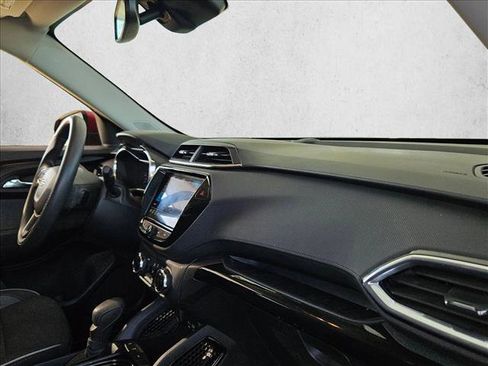 Used 2022 Chevrolet TrailBlazer LT w/ Convenience Package image 19