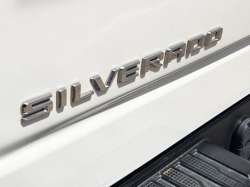 Used 2021 Chevrolet Silverado 1500 LTZ w/ Z71 Off-Road Package AWD/4WD image 28