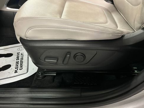 Used 2023 Hyundai Tucson Limited image 11