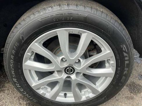 Used 2021 Nissan Rogue Sport S image 15