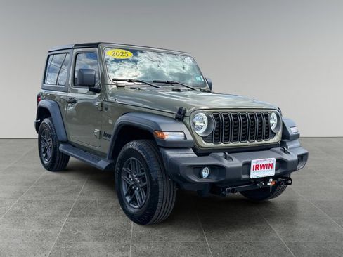 Used 2025 Jeep Wrangler Sport AWD/4WD image 8