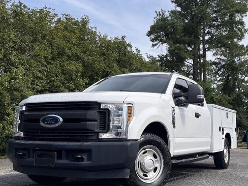 Used 2018 Ford F250 XL w/ Power Equipment Group RWD image 1