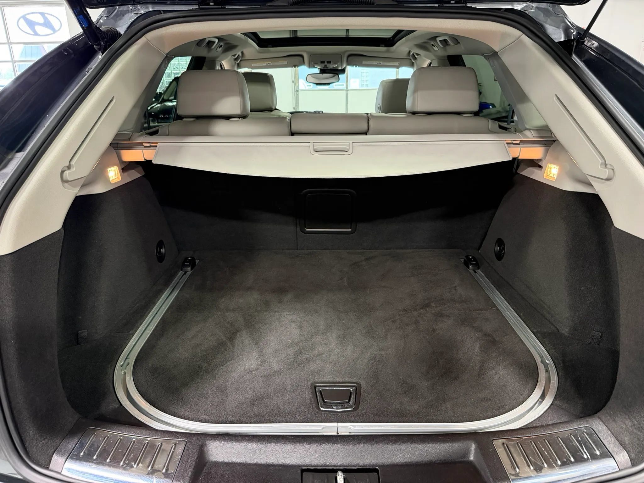 Used 2015 Cadillac SRX Luxury w/ Driver Awareness Package AWD/4WD image 30
