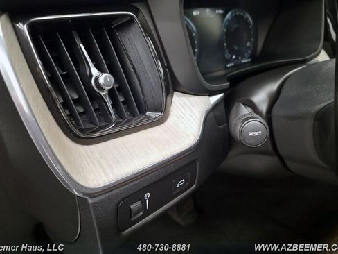 Used 2019 Volvo XC60 T5 Inscription FWD image 17