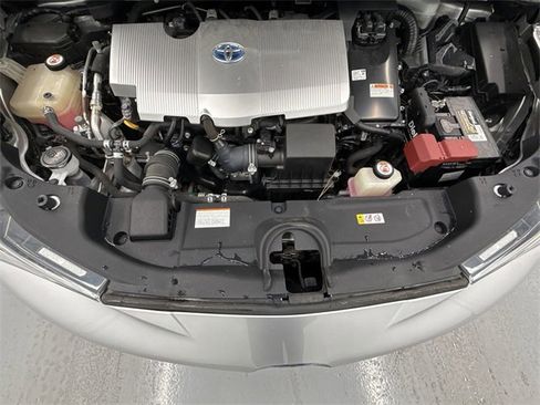 Used 2018 Toyota Prius Four image 27