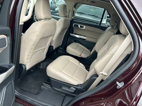 Certified 2022 Ford Explorer XLT w/ Equipment Group 202A image 18