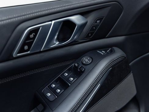 Used 2023 BMW X5 xDrive40i w/ M Sport Package image 12