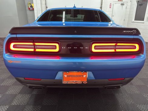 Used 2016 Dodge Challenger SRT Hellcat image 9