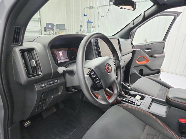 Used 2025 Nissan Frontier PRO-4X AWD/4WD image 18