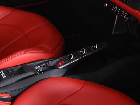 Certified 2022 Ferrari F8 Tributo RWD image 23
