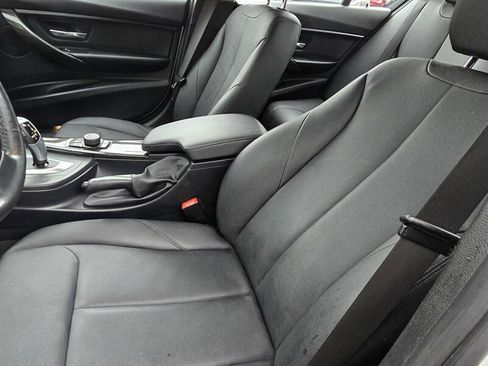 Used 2018 BMW 320i xDrive Sedan AWD/4WD image 12