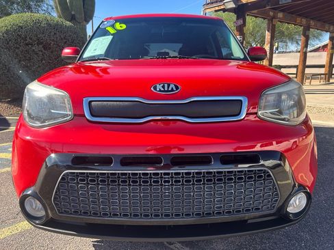 Used 2016 Kia Soul + FWD image 9