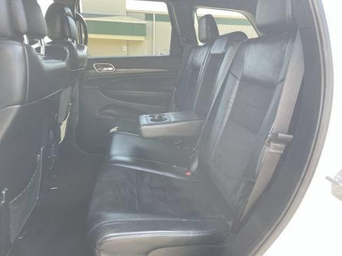 Used 2018 Jeep Grand Cherokee Altitude AWD/4WD image 13