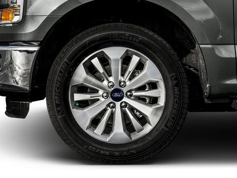 Used 2016 Ford F150 XLT image 12