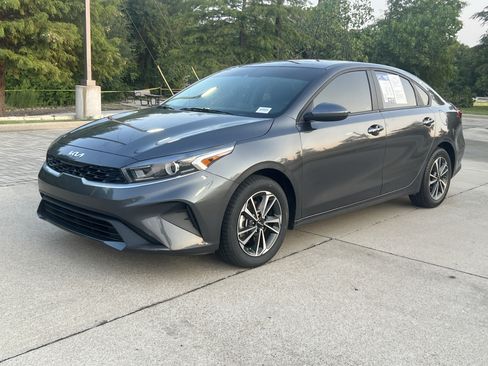 Used 2024 Kia Forte LXS FWD image 4