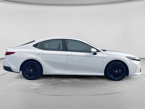 Used 2025 Toyota Camry LE FWD image 8