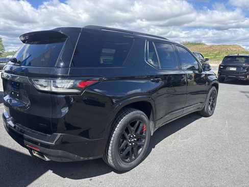 Used 2021 Chevrolet Traverse Premier w/ Redline Edition AWD/4WD image 3